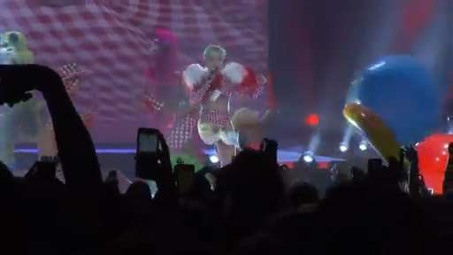 Entertainment City: Miley Cyrus hospitalized after allergic reaction